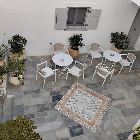 Despina's Mare Hotel apartamentowy Nausa