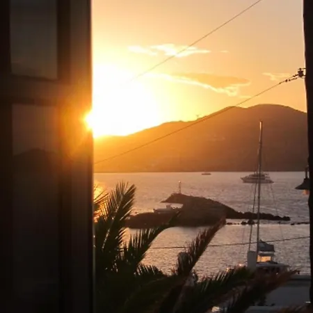 Despina's Mare Hotel apartamentowy Nausa