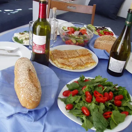 Despina's Mare Hotel apartamentowy Nausa
